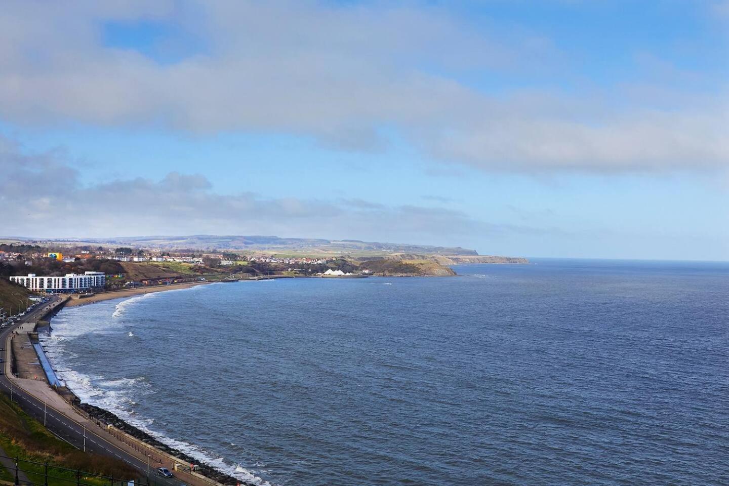 Denelea - Stunning Sea Views! Apartment Scarborough Exterior photo